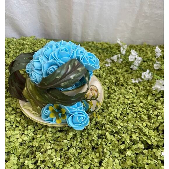 Teacup with blue foam roses great gift idea - Picture 5 of 6